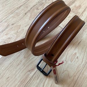Levi’s handcrafted leather men’s belt size L